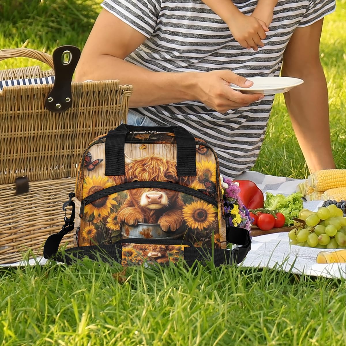 Highland Cow Sunflower Insulated Lunch Bag for Women Men Large Reusable Lunch Box with Adjustable Shoulder Strap & Zipper Leakproof Cooler Tote Bag for Work Offices Picnic Travel