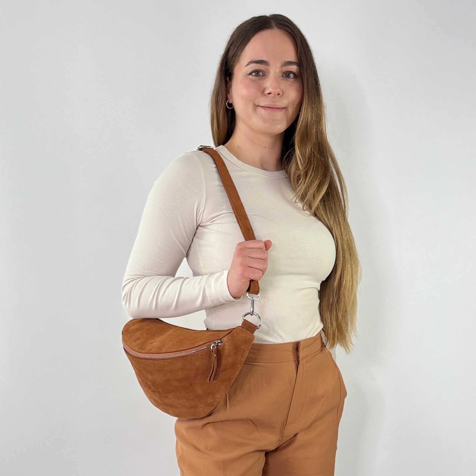 Bauchtasche aus Veloursleder in XL, große Wildleder Bauchtasche, Festival Tasche, Cross Body Tasche, Gürteltasche, Geschenk (Cognac)