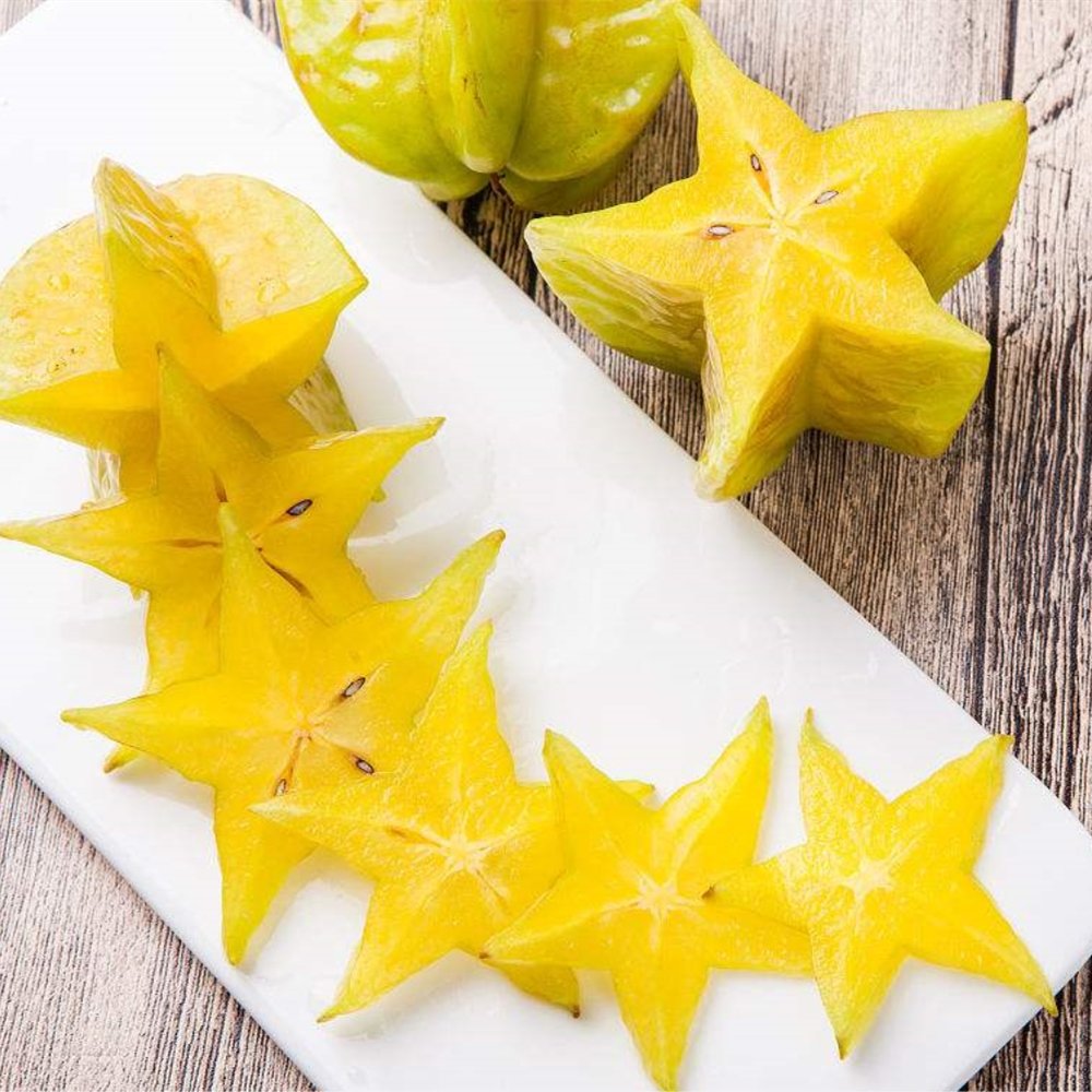 Starfruit Eksotis Atau Averrhoa Carambola Di Papan Potong Kayu Makanan Sehat Buah Gm1332303648 415188894 - Foto 9