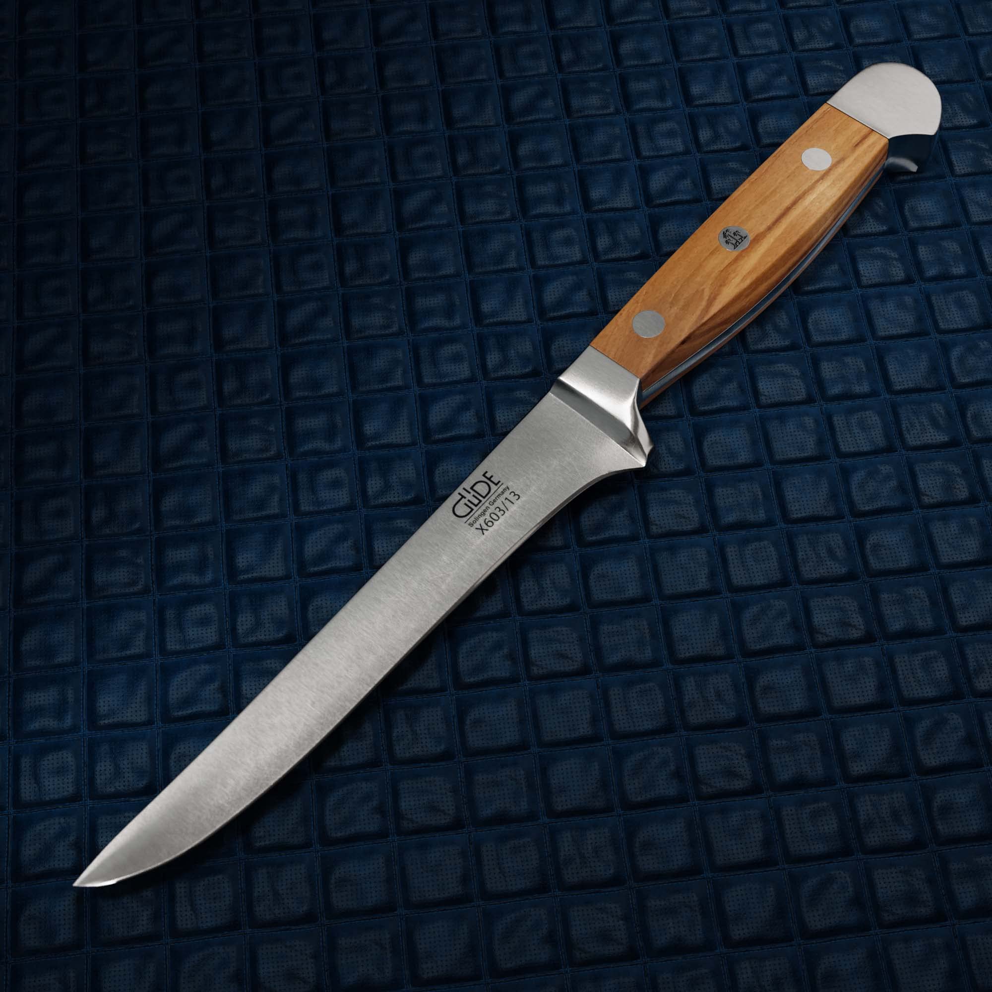Güde Solingen - Coltello per disossare forgiato, 13 cm, legno d'ulivo, ALPHA-OLIVE - doppio collarino, fatto a mano in Germania