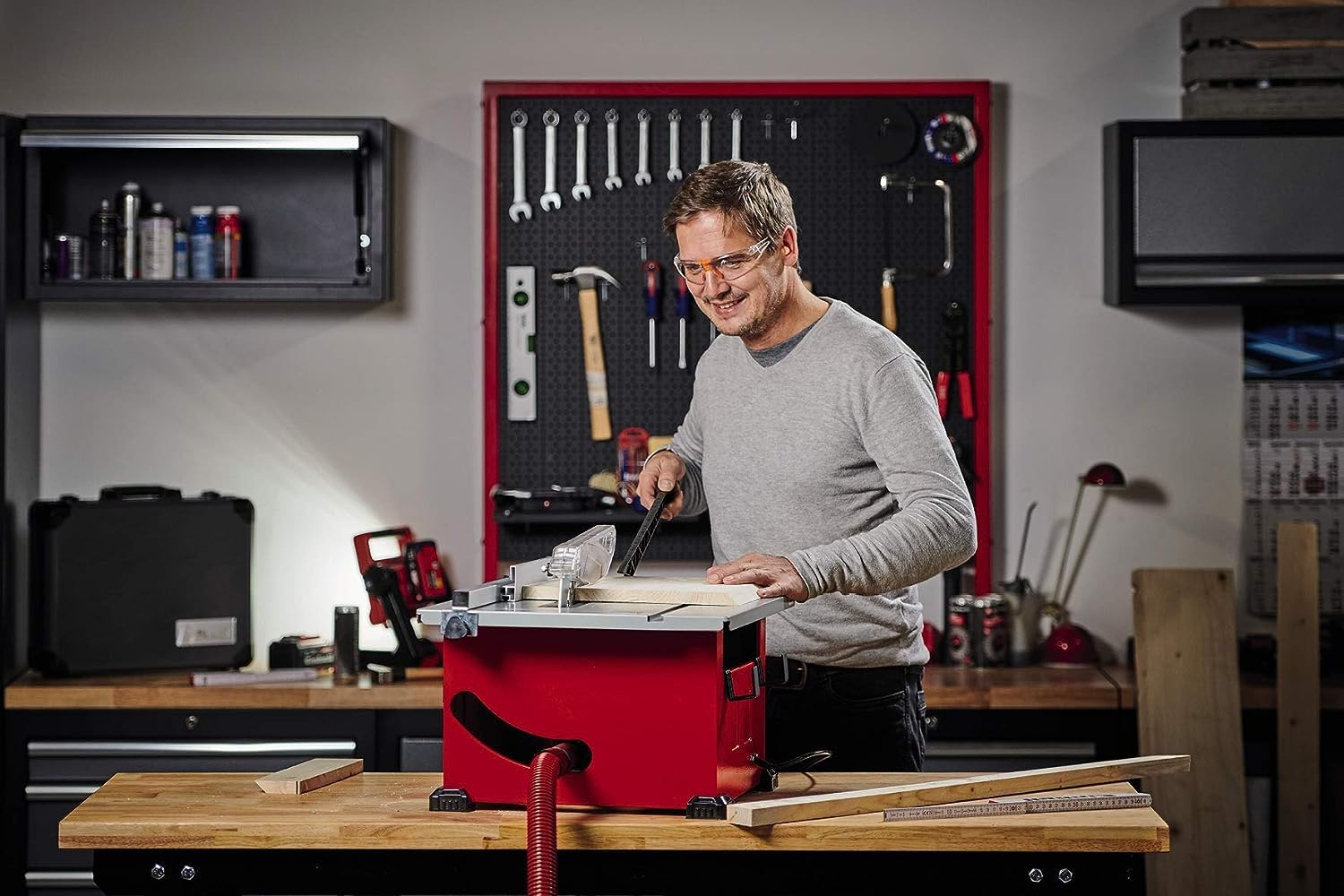 Einhell Scie circulaire sur table TC-TS 210 (max. 1200 W, Ø210 x Ø30 mm lame de scie, butée d’angle (+/- 60°), butée parallèle dotée d’un dispositif de blocage des deux côtés)