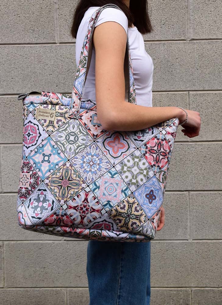 IlGruppone Pensieri Delicati Borsa da Donna Fatta a Mano in Italia Pochette Tracolla Secchiello Mare Cotone con Stampa Digitale - Maiolica - Borsa Shopping