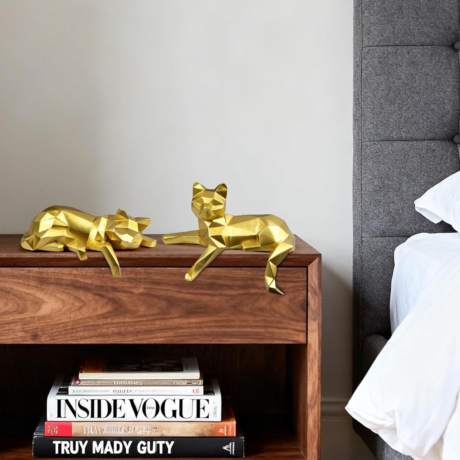 Mrlikale Bookshelf Decor Cat Statue, Modern Geometric Cat Figurines for Living Room Office Shelves Coffee Table Desk Decor – Set of 2 Minimalist Animal Statues (Gold)