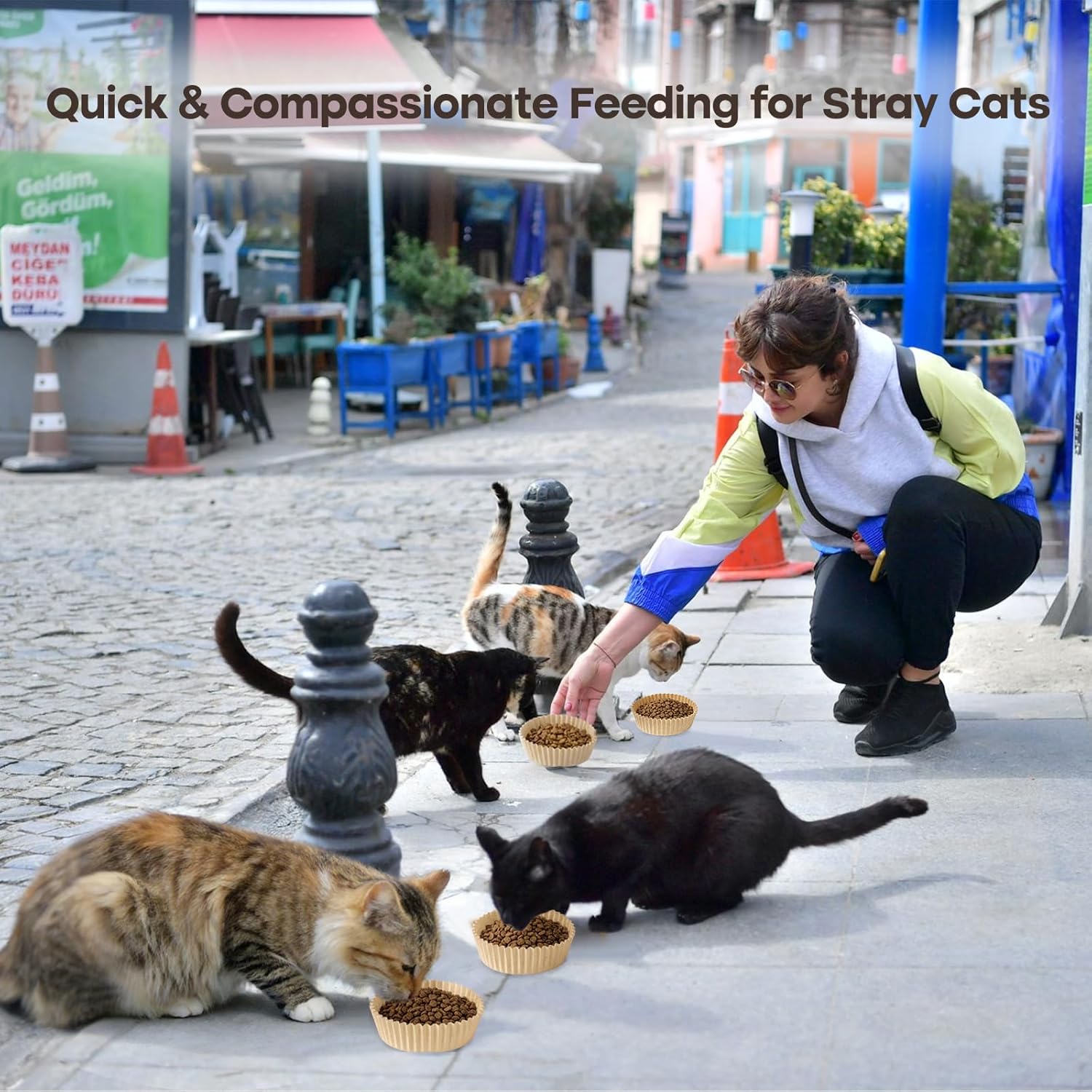 600 Pcs Disposable Cat Bowls Liners Bulk Disposable Cat Food Bowl Liners Disposable Pet Bowls Liners for Puppy Kitten Small Dogs Cats Small Paper Bowls Liners for Dry and Wet Food (Khaki)