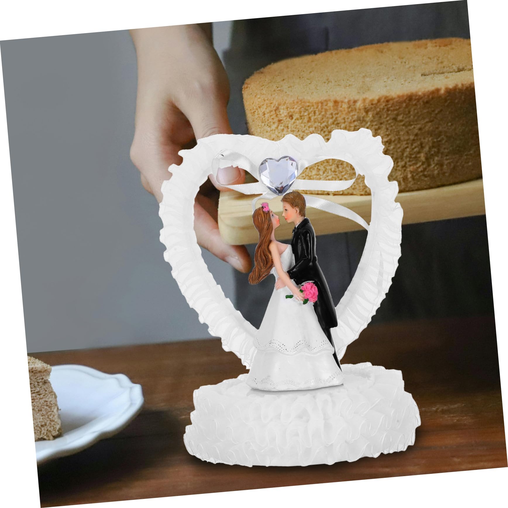 KOMBIUDA Brautpaar Figur aus Kunstharz Zarte Hochzeitsdekoration für Hochzeitstorte und Tisch Romantisch und Kompakt
