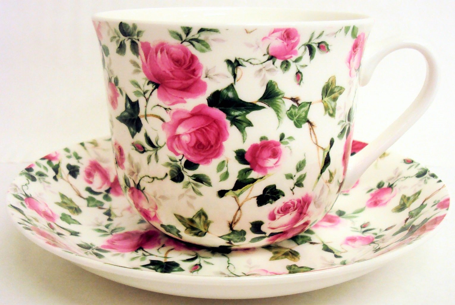 Grande tasse et soucoupe petit déjeuner porcelaine motif fleuri roses lierre