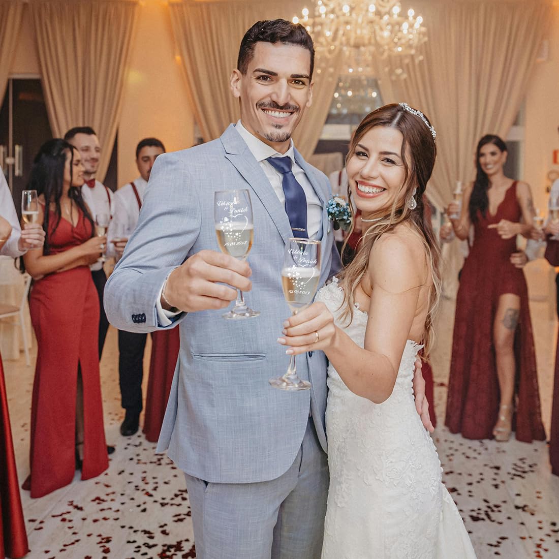 2er Set Sektgläser mit Gravur - Hochzeitsgeschenke für Brautpaare - Gläser für Sekt mit Personalisierung - Geschenkidee zur Hochzeit, Hochzeitsgläser für Paare - Herz mit vielen kleinen Herzen