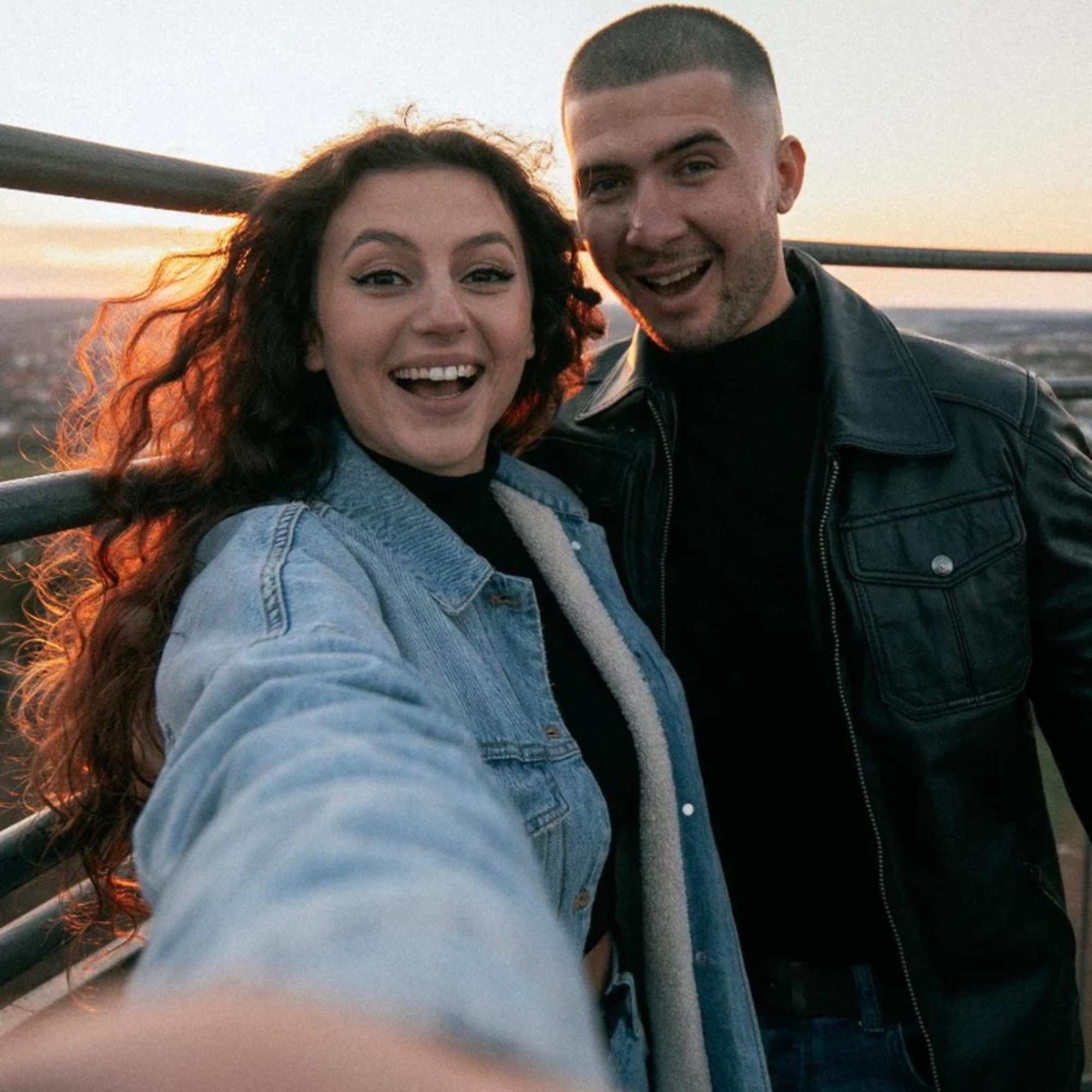 YourLoveChallenge® album fotograficzny z 130 wyzwaniami dla par, osobisty prezent dla partnera na Walentynki, urodziny, rocznicę lub mały upominek