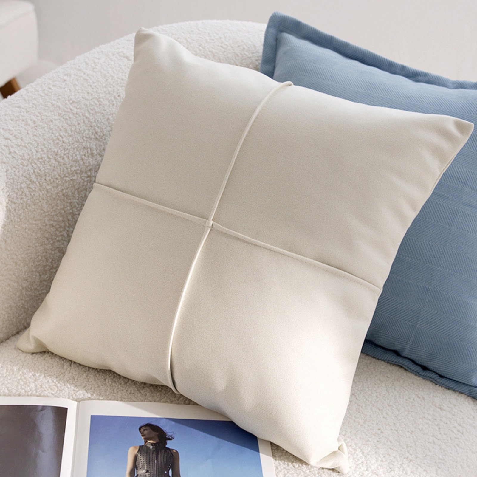 Taie d'oreiller brodée carrée 45x45 cm beige avec garnissage pour canapé