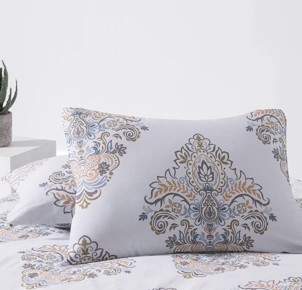 SLEEPBELLA Comforter Queen Size, 600 Thread Count Cotton Yellow & Blue Damask with Taupe Brown Reversible Pattern White Comforter Sets,Down Alternative Bedding Set 3Pcs (Queen, White Damask)