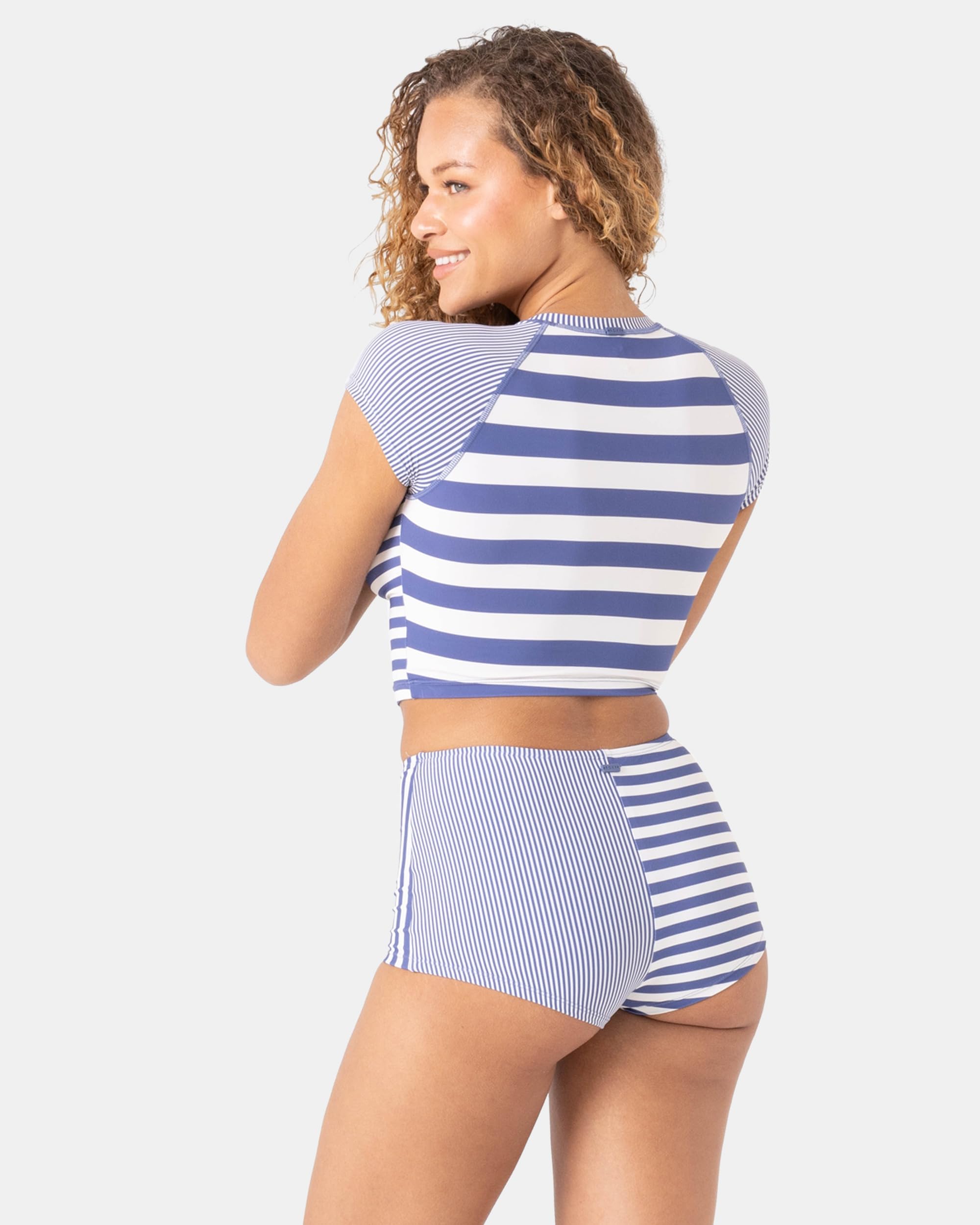 Roxy Damen Rashguard – UPF 50+, Surf, Hiking, Beach Volley, Workout, Yoga, Quick-Dry Swim Shirt Rash-Guard-Shirt (1er Pack)