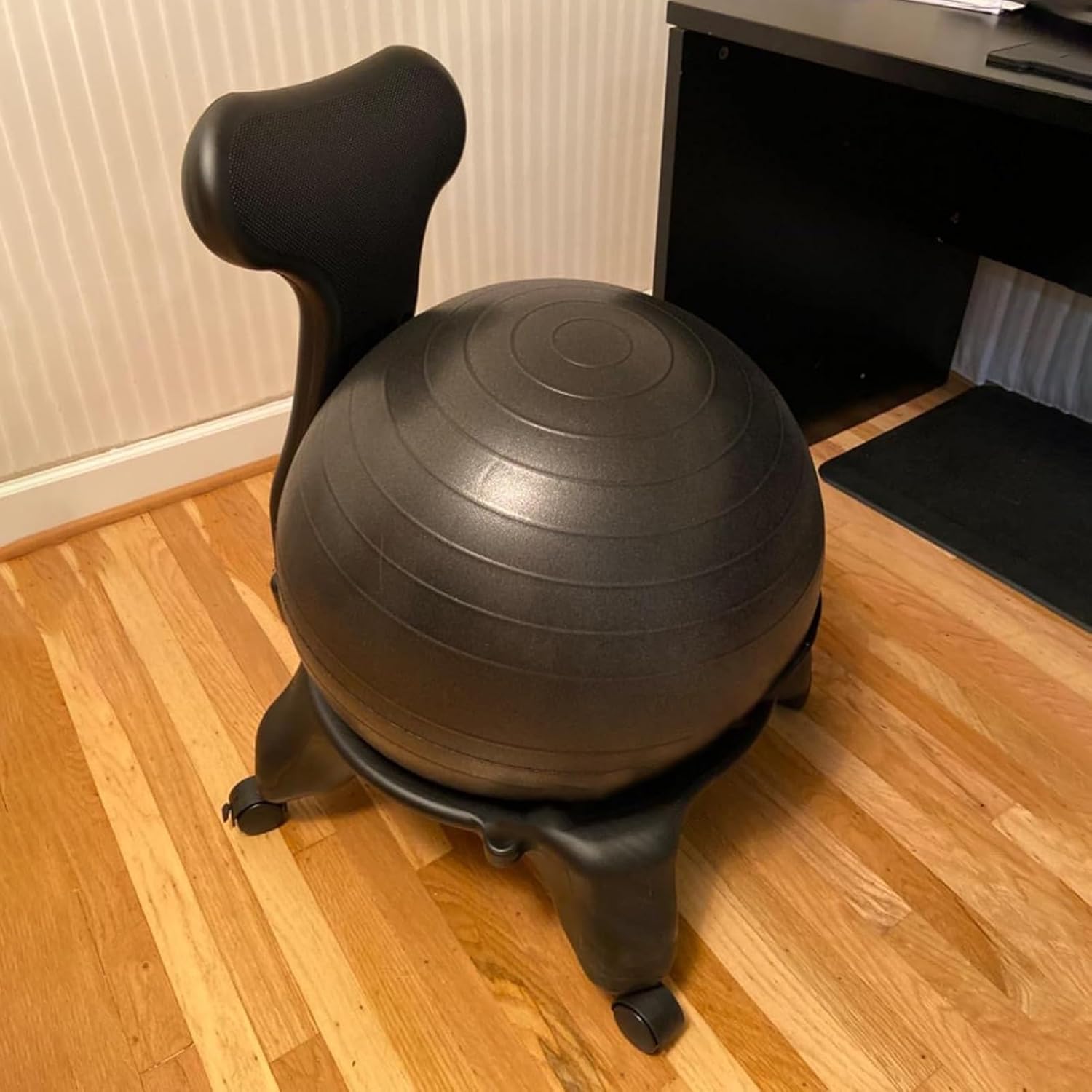 Office Yoga Ball Chair, Exercise Balance Ball Chair, Adjustable for Posture Correction and Muscle Strengthening, Suitable for Office Use.