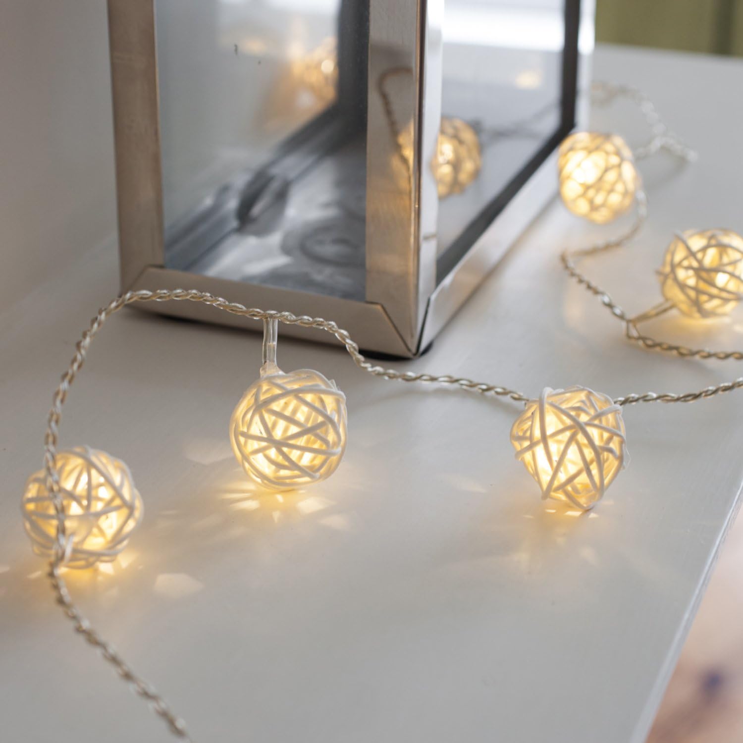 Lights4fun 16 Warm White LED Battery Operated Rattan Ball Fairy Lights