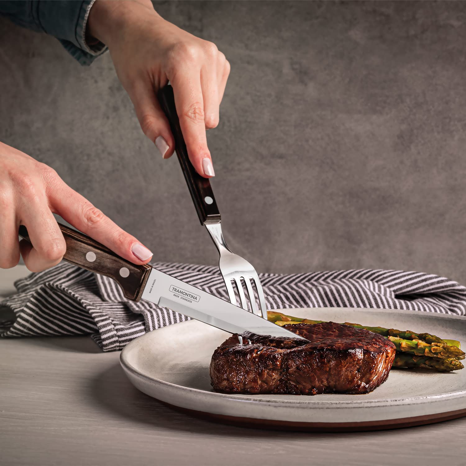 Tramontina Set di 4 posate da bistecca Gaucho, con 2 coltelli da bistecca e 2 forchette da bistecca, in acciaio inox, manico in vero legno, FSC