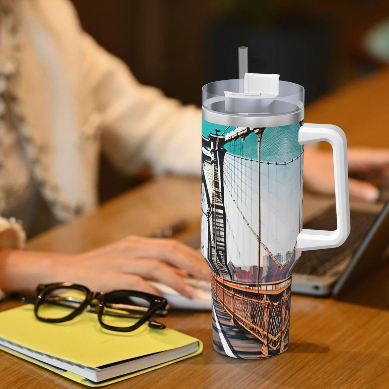 Brooklyn Bridge Wasserflasche aus Edelstahl, doppelwandig, isoliert, mit Griff und Strohhalm-Deckel, 1,2 l