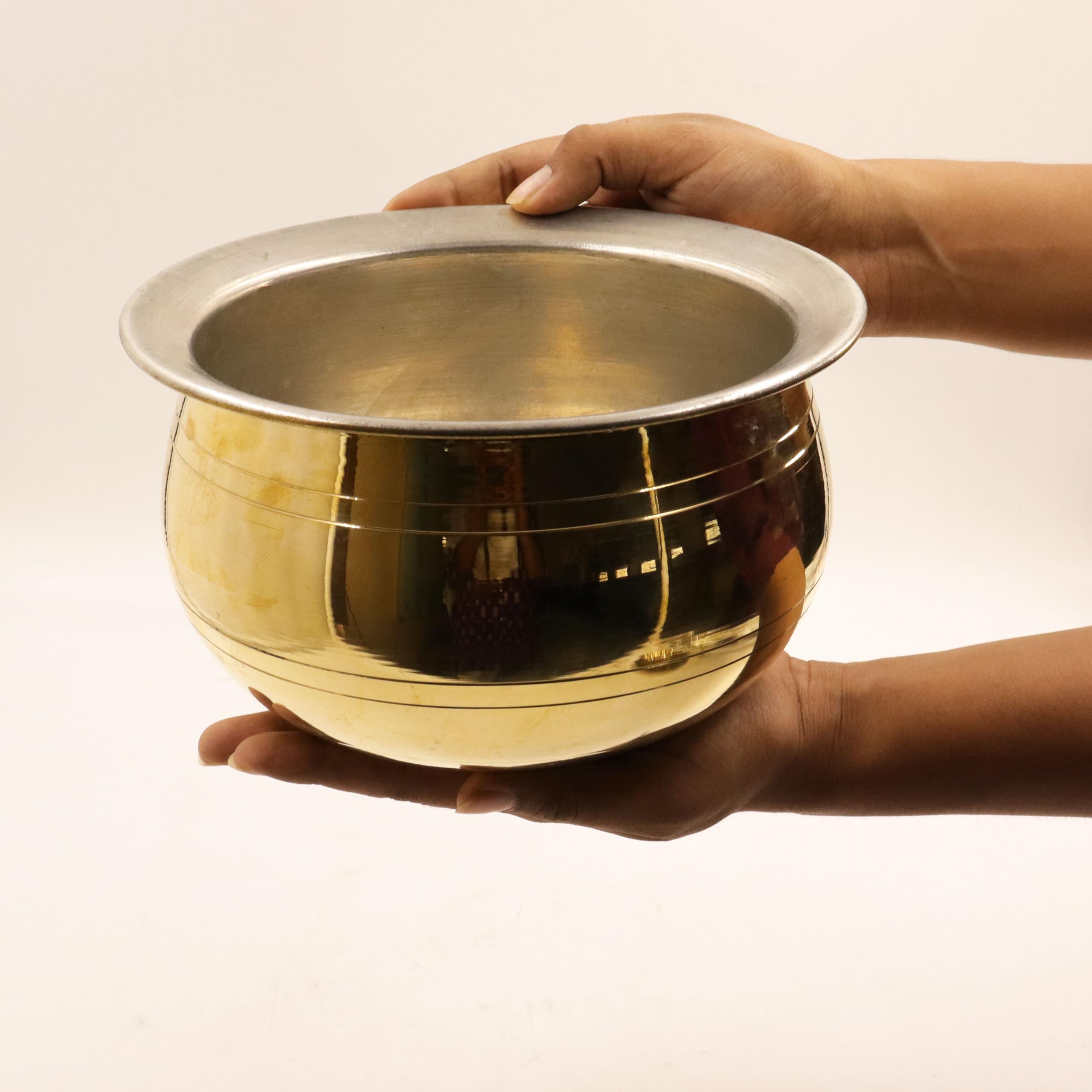 Putrika Brass Cooking Utensil Patile|Tope|Cookware|Tapeli|Peetal|Urli|Ponichatti|Thiruvaradhana Bowl |Tharpana Chatti|Abhisheka Pathram for Pooja|Puja - Gravy Pot (Small) 1