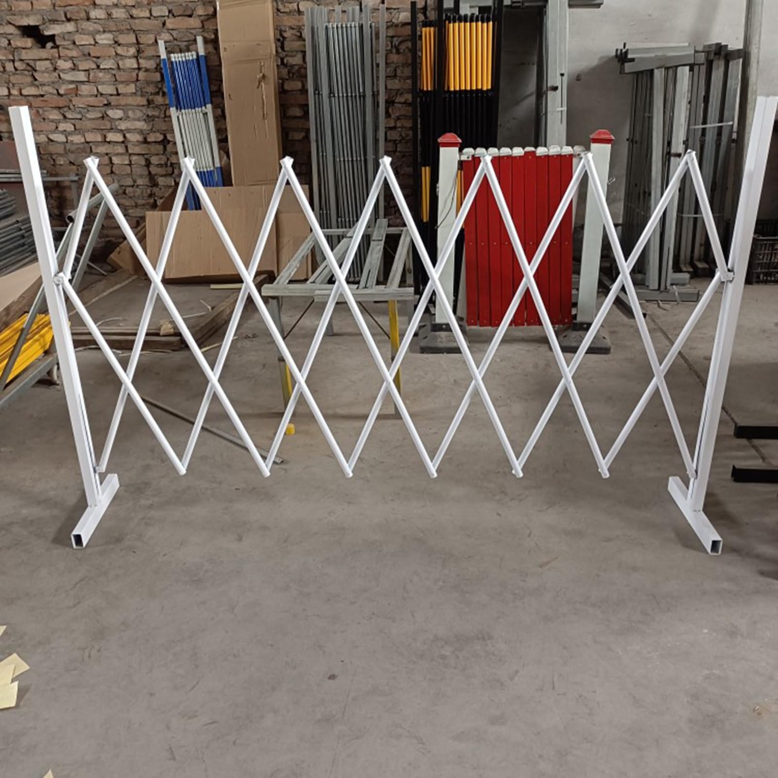 Mobilna, rozszerzalna bariera akordeonowa, metalowe ogrodzenie kontroli ruchu na wydarzenia, zarządzanie tłumem, łatwe do przenoszenia, białe, 119 x 118 cm - i przenośne rozwiązanie zabezpieczające