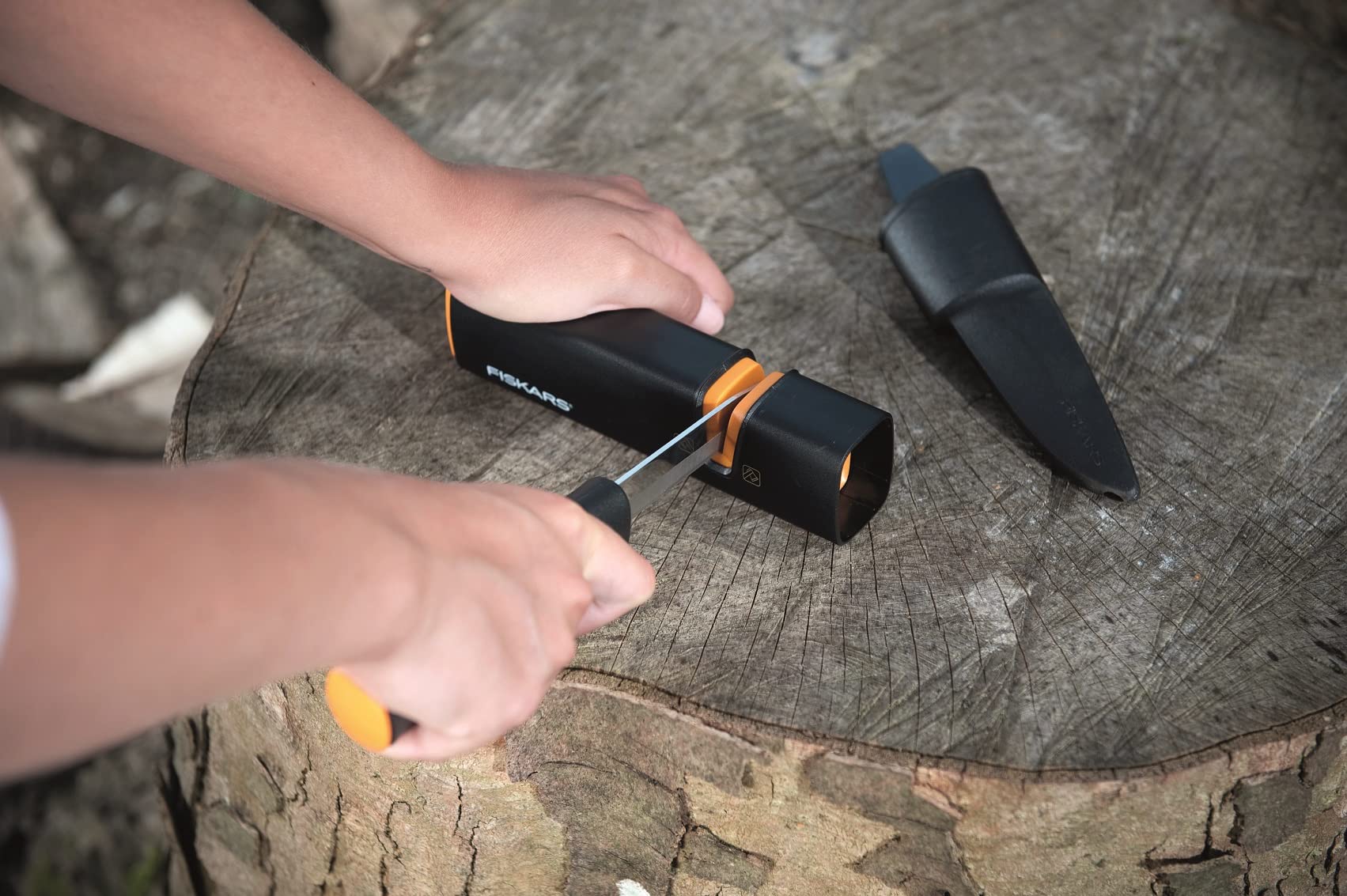 Fiskars X-Series Zestaw Siekiery z Ostrzałką, Czarny/Pomarańczowy, X7-XS