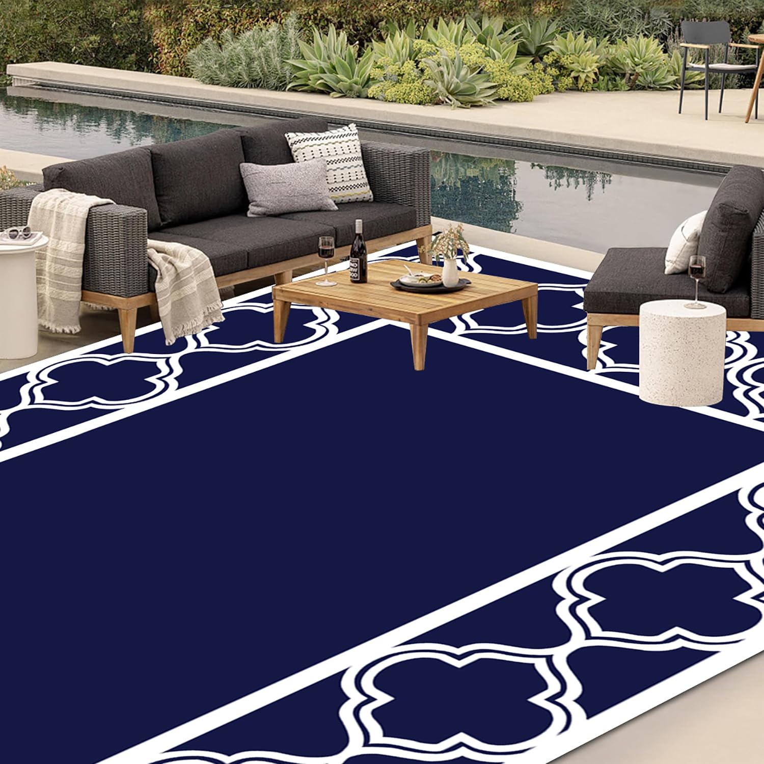 Wodoodporny Dywanik na Zewnątrz do Dekoracji na Patio,150x240cm Składany Odwracalny Dywanik z Plastikowej Słomy na Kemping,Tarasu,Werandy,Piknik,Plażę,Balkon,Kolorze Niebiesko-Białym