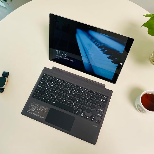 Deutsche QWERTZ Layout Tastatur für Microsoft Surface Pro 7+/7/6/5/4/3, 12.3 Zoll - Ultraflaches, Bluetooth Type Cover mit Multi-Touchpad, aufladbar (Schwarz ohne Beleuchtung) - 5