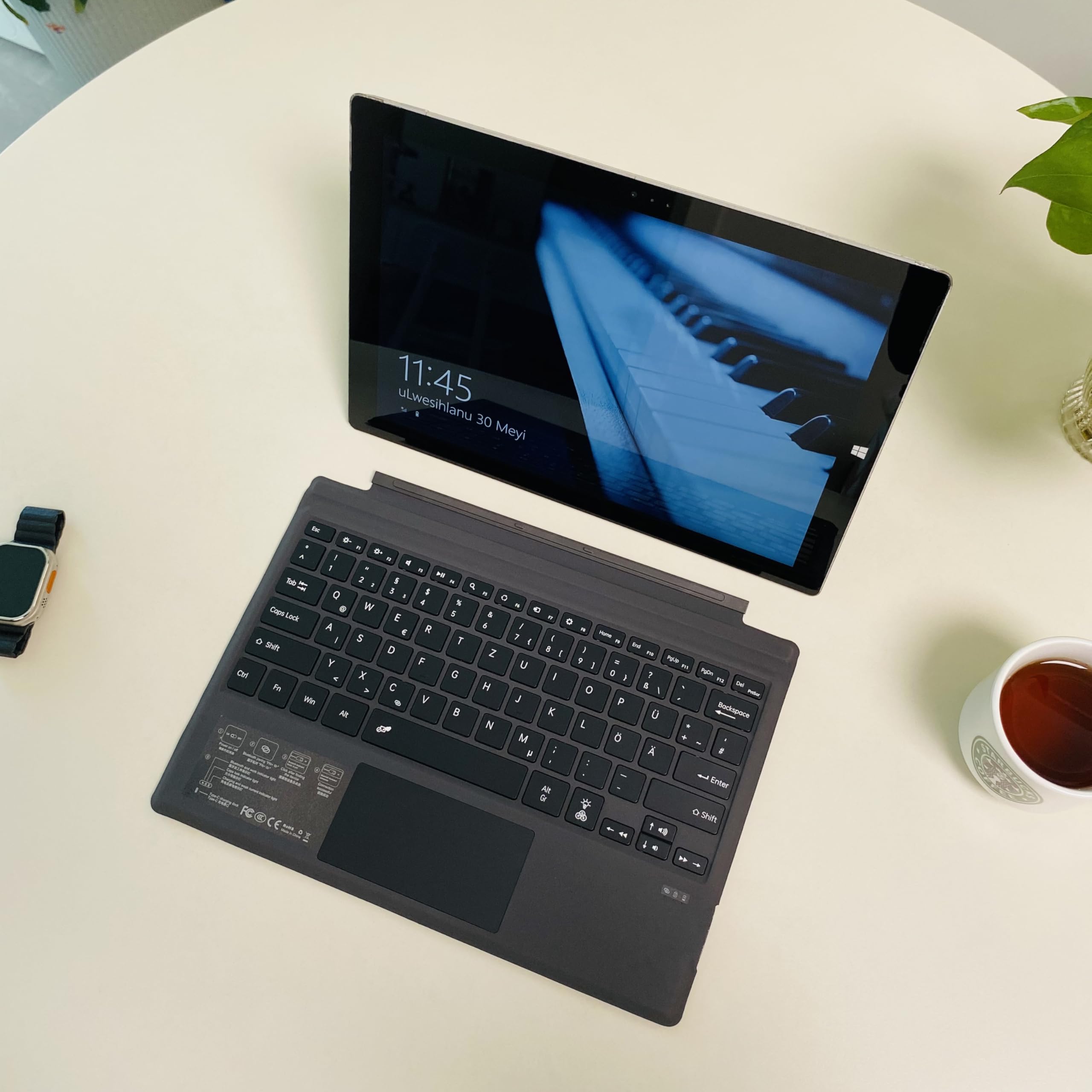 Deutsche QWERTZ Layout Tastatur für Microsoft Surface Pro 7+/7/6/5/4/3, 12.3 Zoll - Ultraflaches, Bluetooth Type Cover mit Multi-Touchpad, aufladbar (Schwarz ohne Beleuchtung) - 5