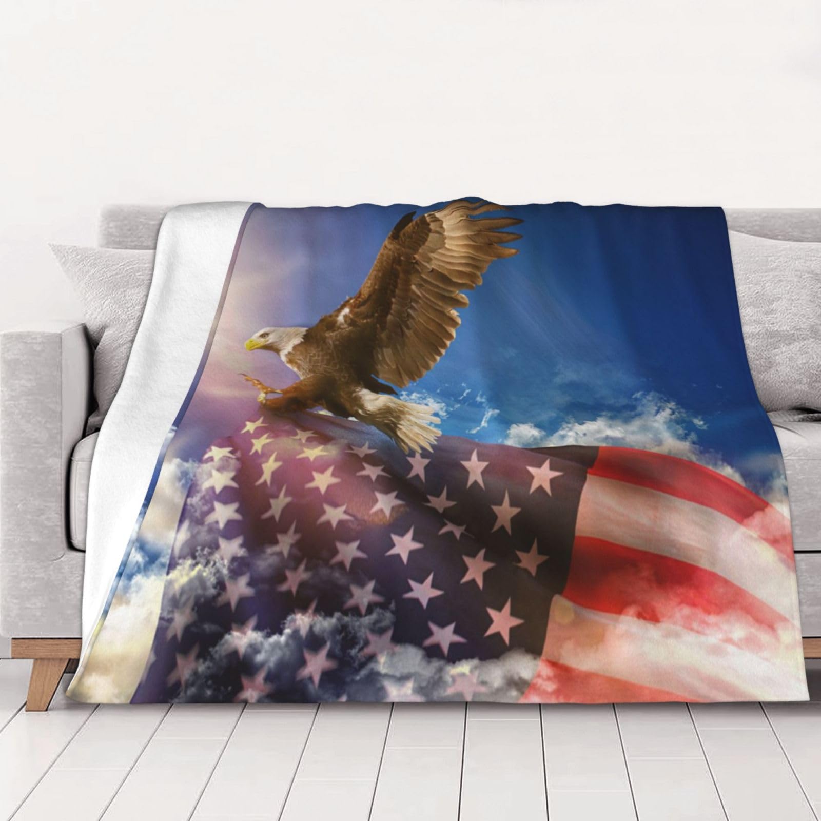 AUBKFELD American USA Flag Eagle Art Printed Flannel Blanket 102x76 CM, Soft & Warm Throw Blanket for Sofa/Couch/Bed/Car, Gifts for Audlts Women Men