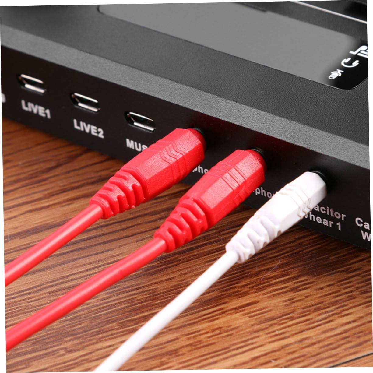 BESTonZON Portable Live Sound Card with Voice Changer Disguiser for Mobile Phones and Laptops Plug Play Long Battery Life Wireless Connection Durable Design