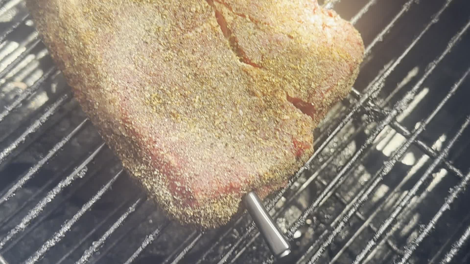 Multiple smartphones displaying the Inkbird app with temperature pre-alarm and notification features.