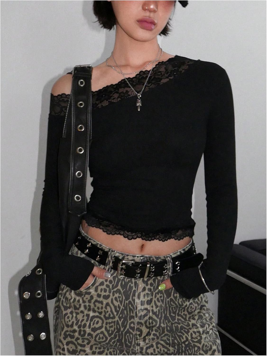 MakeMeChic Women's Floral Lace Trim Crop Tops Long Sleeve Asymmetrical Fall Y2K Going Out Tee Shirts - Image 4