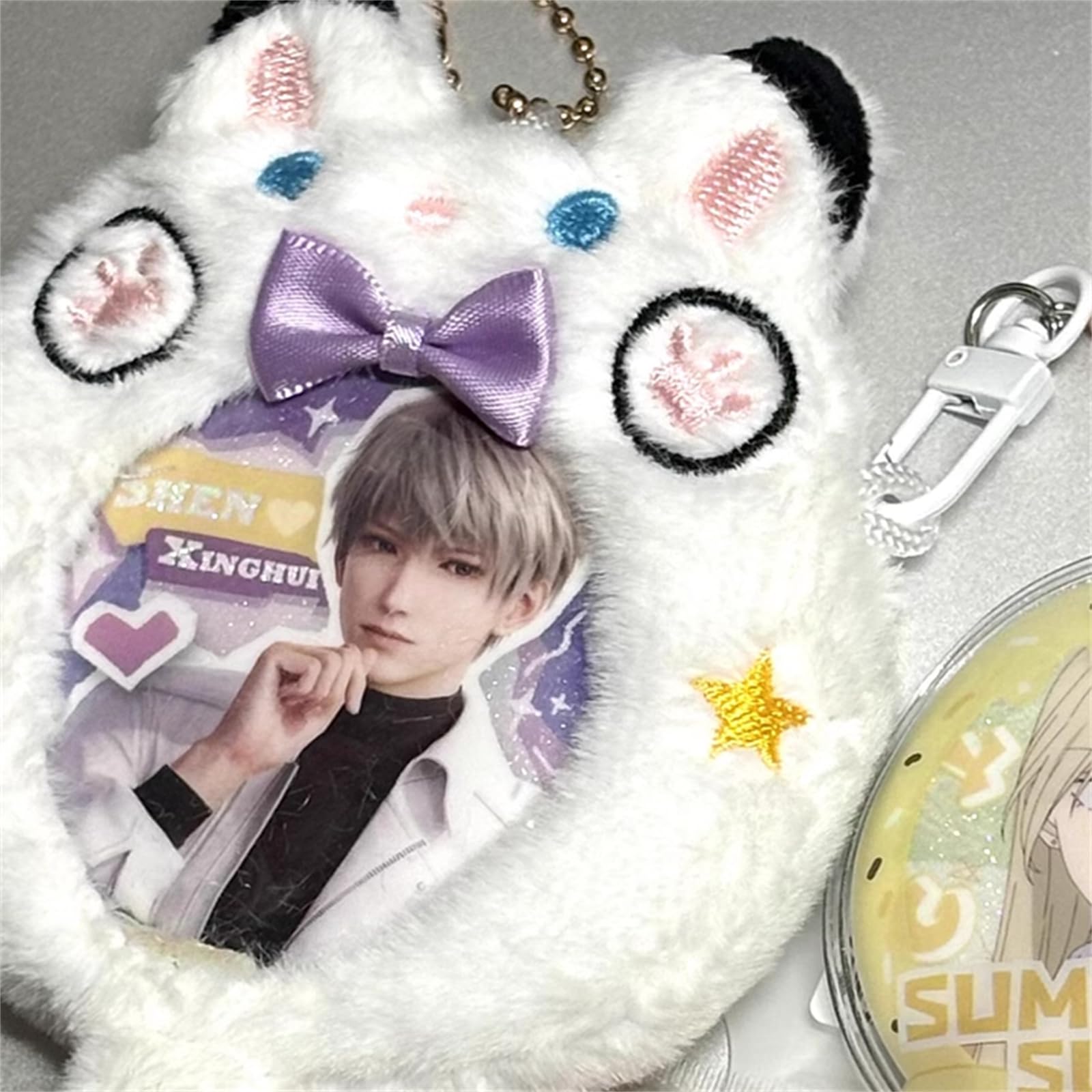 【ないこ】ぬいぐるみキーホルダー、1周年記念アクキー、10万人記念缶バッジ Amazon.co.jp: 恋と深空 周辺 缶バッジロゼット 58mmに適用