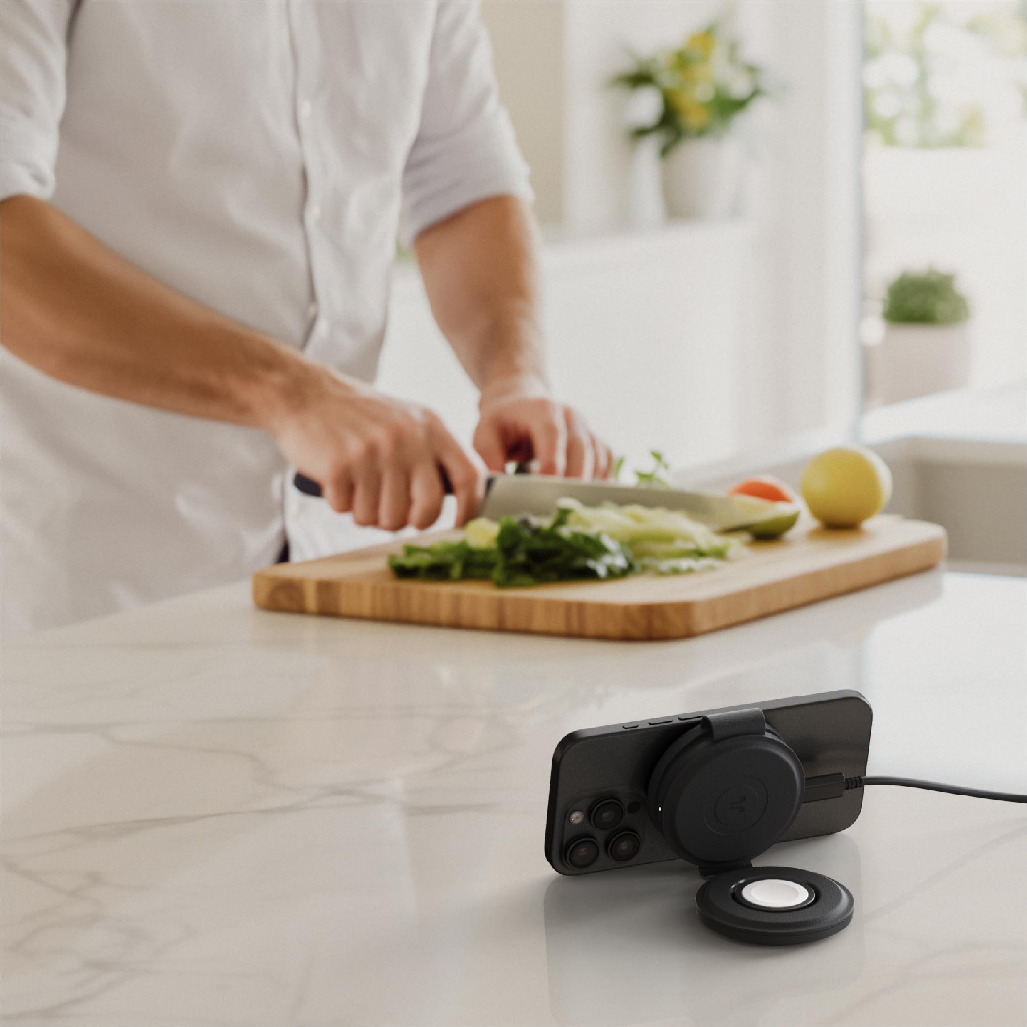 SATECHI OntheGo 3 in 1 Caricatore Wireless Qi2 15W, Nero | 15W per iPhone, 5W per Apple Watch e AirPods, design compatto da viaggio, compatibile con iPhone 17 a 12 e altro