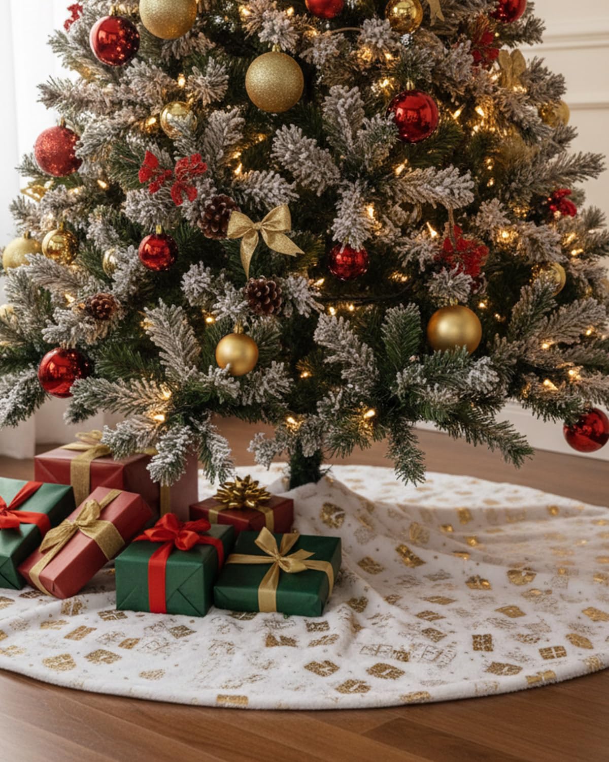 90cm Christmas Tree Skirt, Fluffy Soft White Fluff & Golden Print, Colorful and Eye-catching, High Warmth Retention Xmas Tree Mat for Home, Party, Outdoor Christmas and New Year Celebration