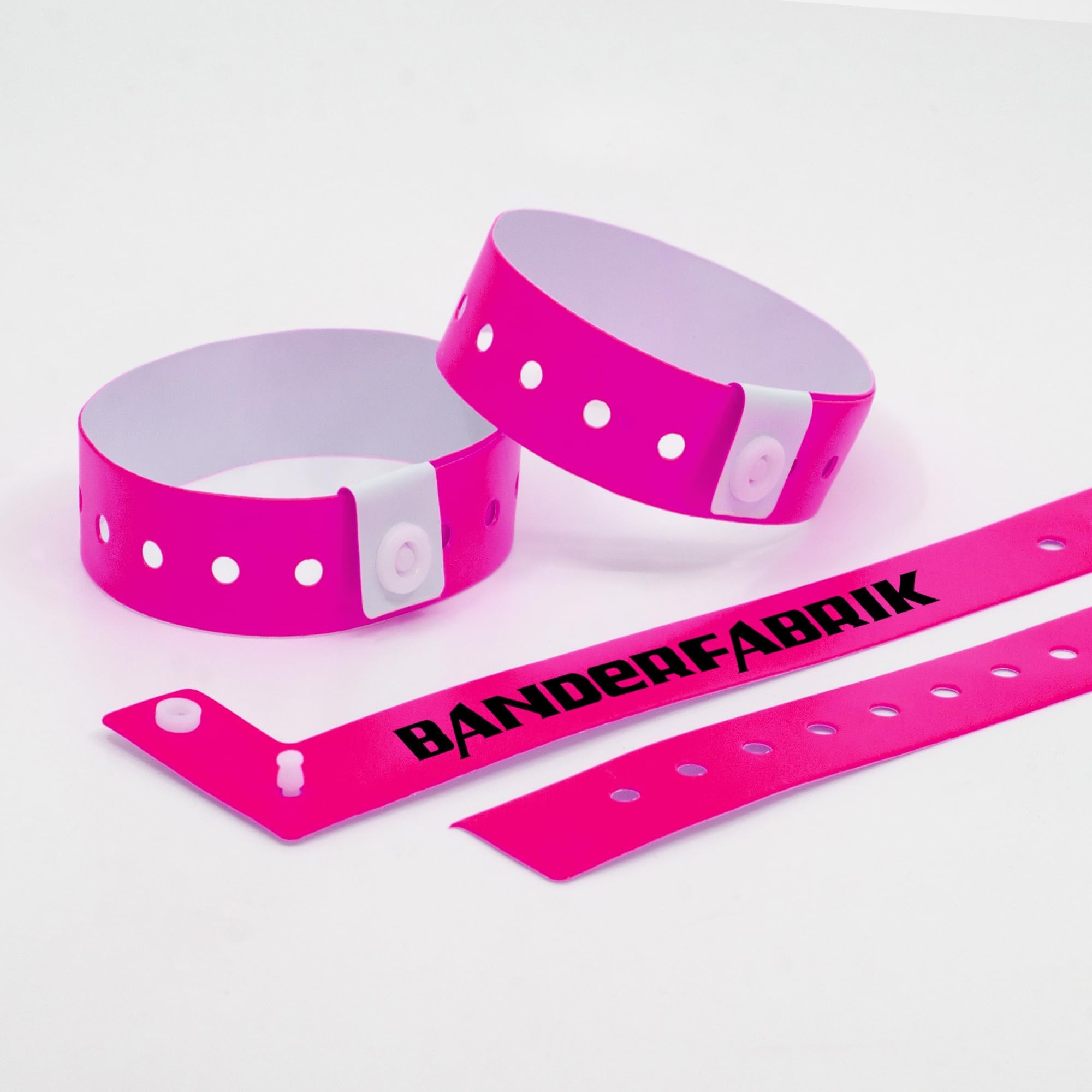Bracelets du Vinyle Evenementiel avec Une Impression Personnalisée 19 x 255 mm - 100 Pieces Bracelet Identification de Festival - Autocollant et Imperméable | Bandes d'entrée pour événements et fêtes avec texte/logo personnalisés - Bracelets étanches pour
