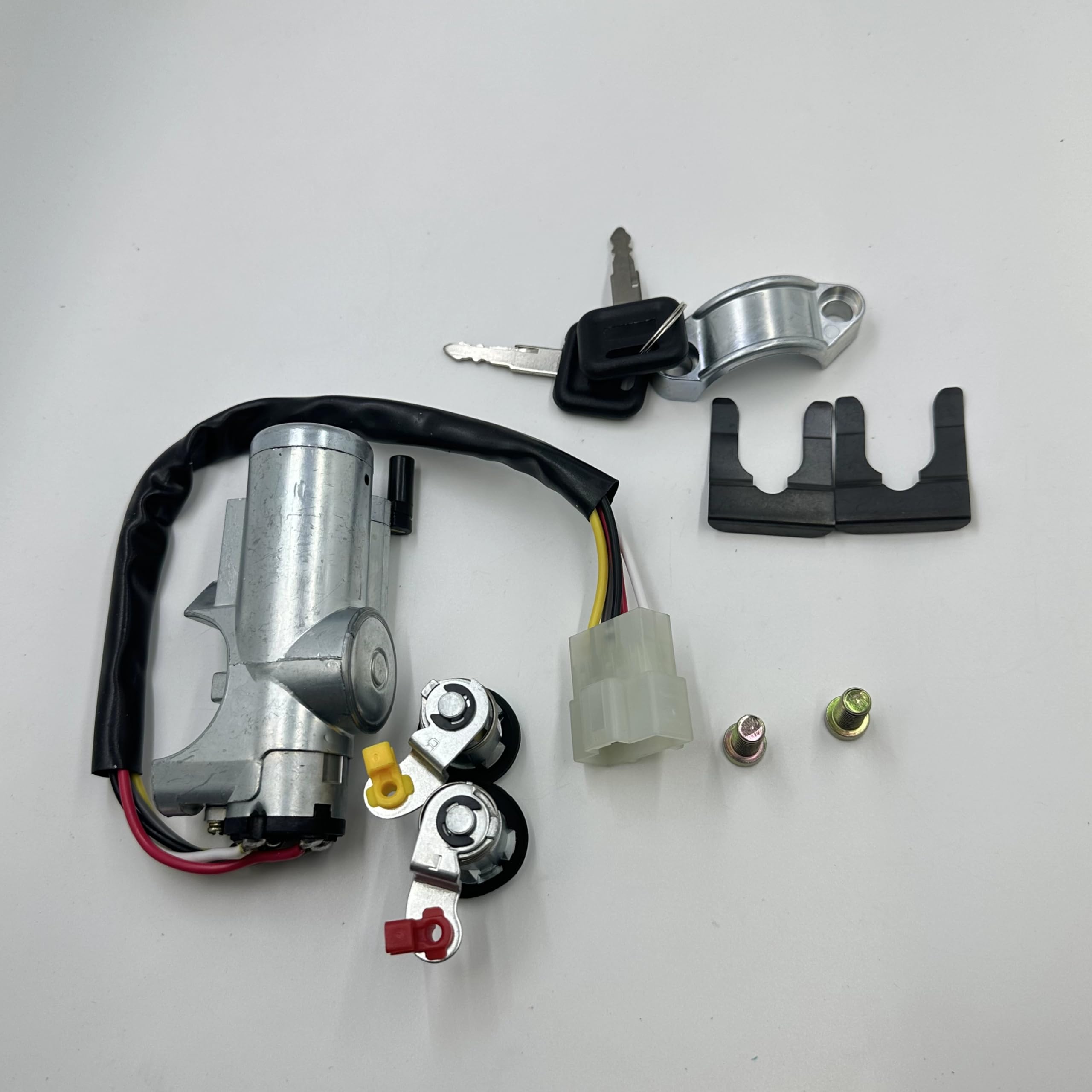 kepiです。 Amazon.com: Ignition Switch Lock Cylinder with Keys 48700