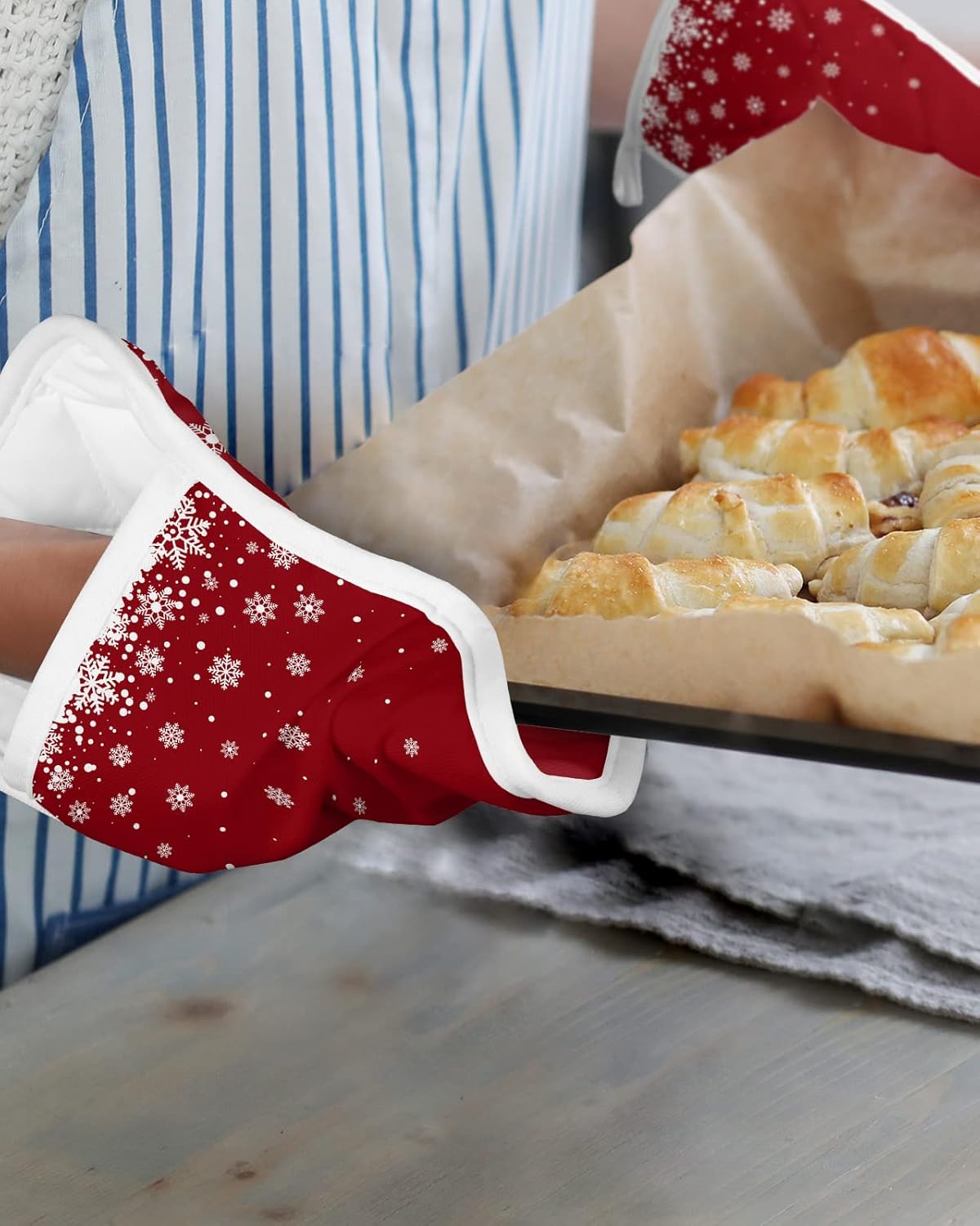 Pot Holders with Pockets, Heat-Resistant Hot Pads for Kitchen, Winter Snowflake Christmas Red Oven Mitts Pot Holders Sets Potholders for Baking Cooking Pack of 5