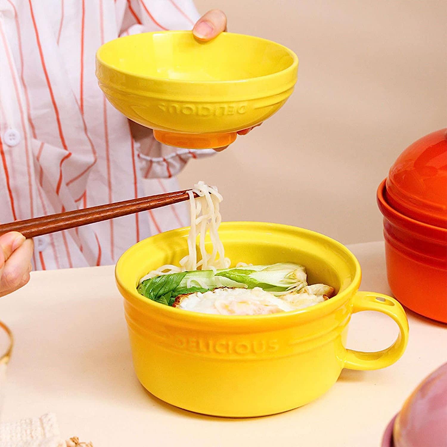 pojemniki na zupę, Ceramiczne miski do zupy 550 ml, japońskie, miska z pokrywką i uchwytem, ​​miska na ramen, płatki śniadaniowe, czerwona, ml/19,4 uncji