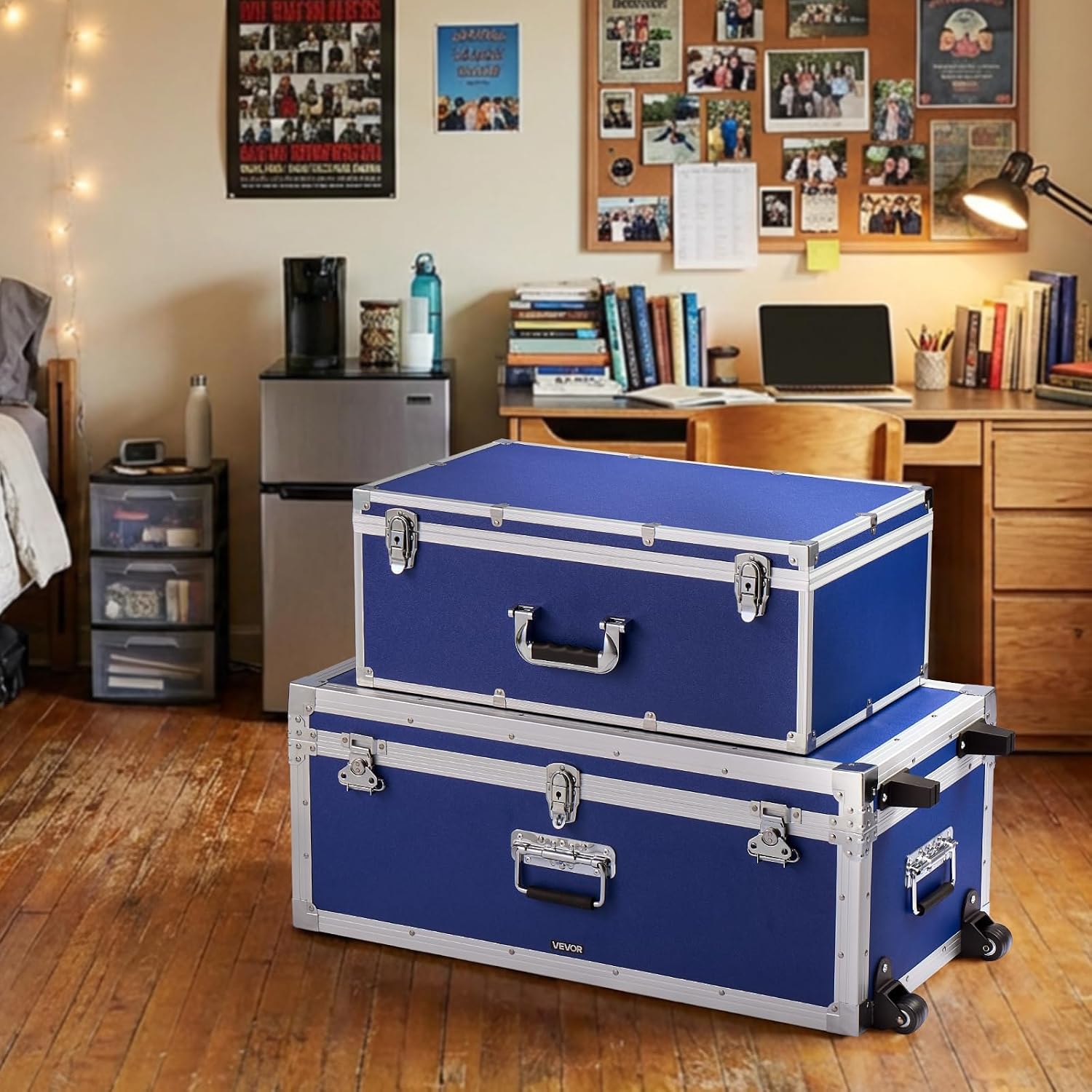 VEVOR Storage Trunk, Set of 2, Wooden Suitcase Storage Boxes with Padlocks, Large Trunk Includes Casters and 3 Metal Handles, Decorative Store Chest with Lids for Travel, Apartment, Dorm, Blue