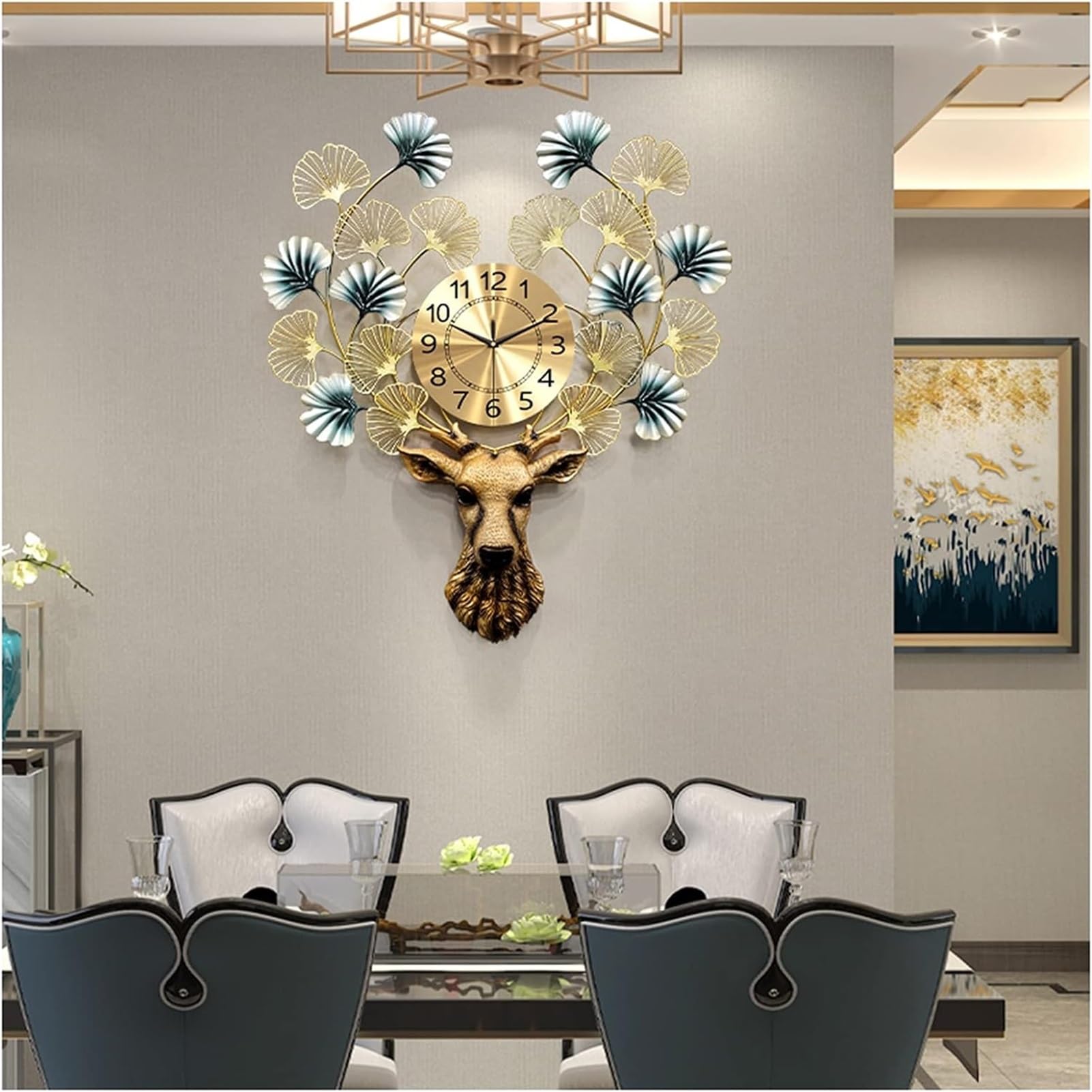 Horloge murale moderne ginkgo en métal pour sublimer un salon vide