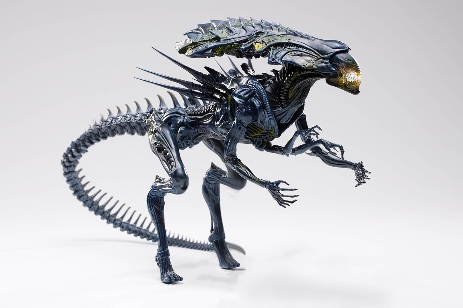 Hiya Toys Exquisite Mini Series 1/18 Scale 5 Inch AVP Battle Damage Alien Queen Action Figure Multicolor