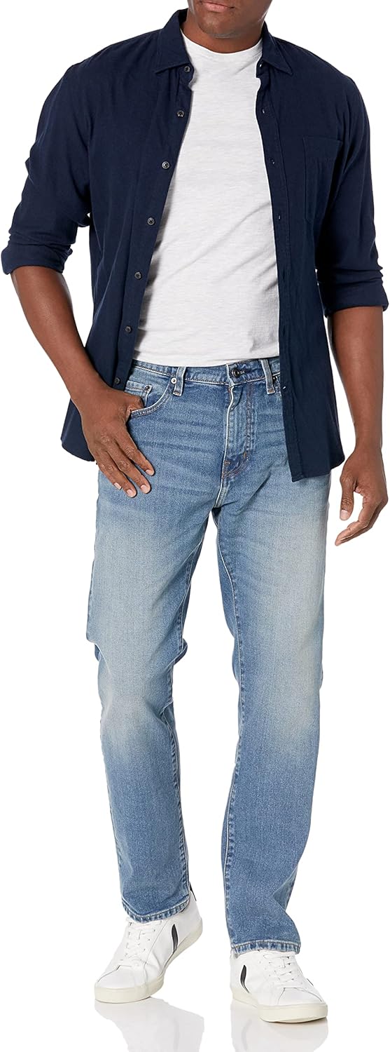 Amazon Essentials Men's Athletic-Fit Stretch Jean 29W x 28L Light Wash