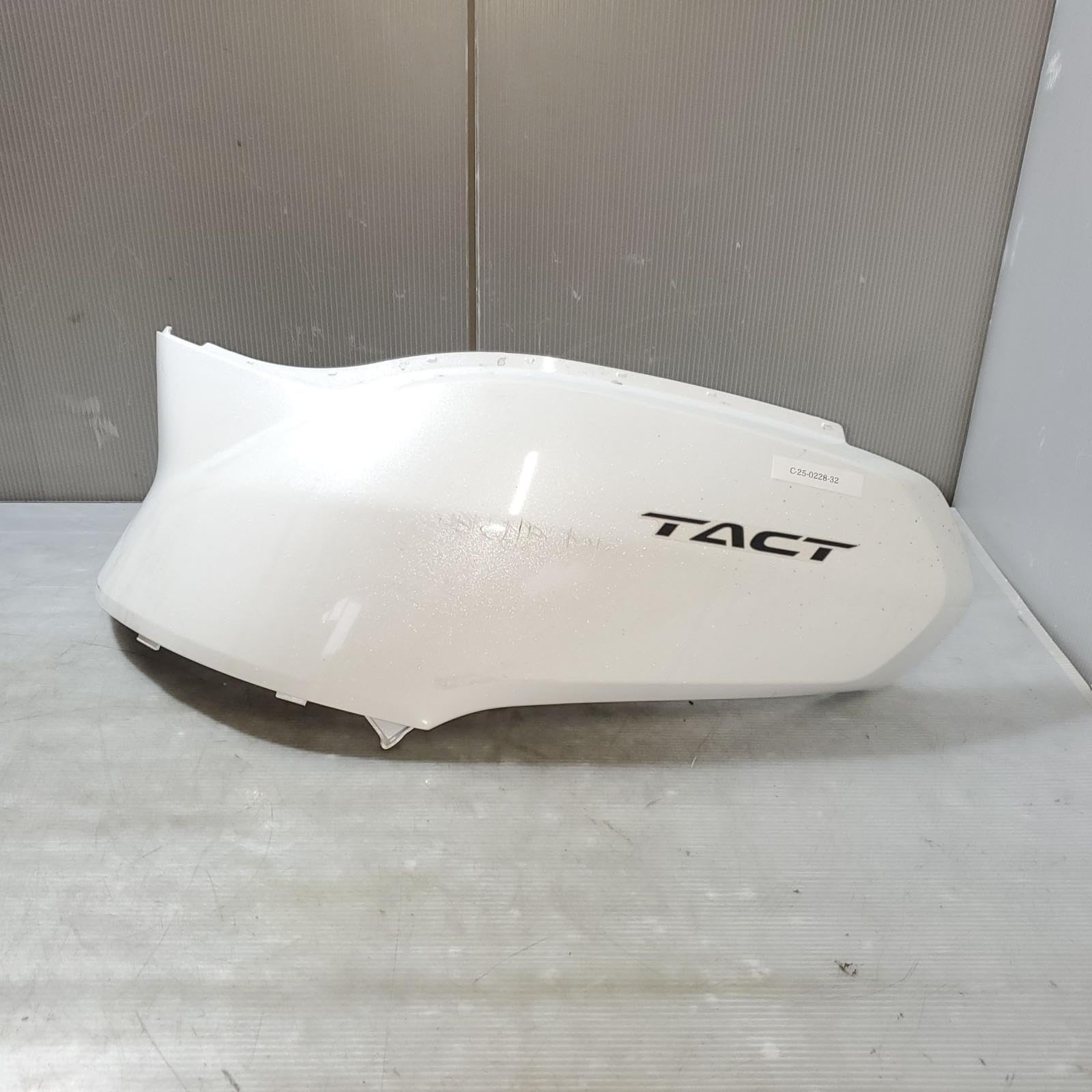 Amazon | タクト50 AF79 ボディーカバー 左 TACT | サイドカウル