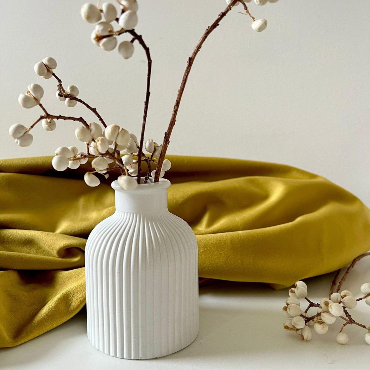 FairyBucket Minimalist Concrete Vase (10 x 7 cm) – Nordic Ribbed Mini Flower Vase for Pampas Grass, Small Aesthetic Table Decor Vase for Living Room, Bedroom, Office Desk Decor, Decorative-image-24