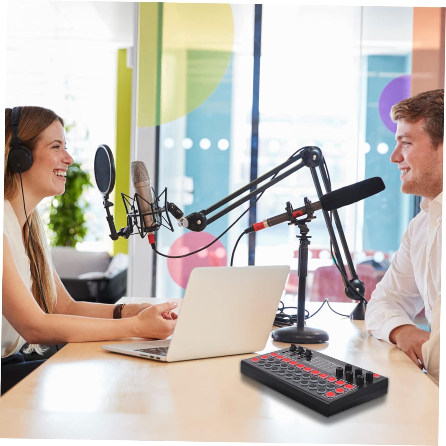 Portable Voice Changing Sound Card for Live Streaming Multi-functional Mixer with Sound Effects Compatible Mobile for Gaming Karaoke and Podcasting