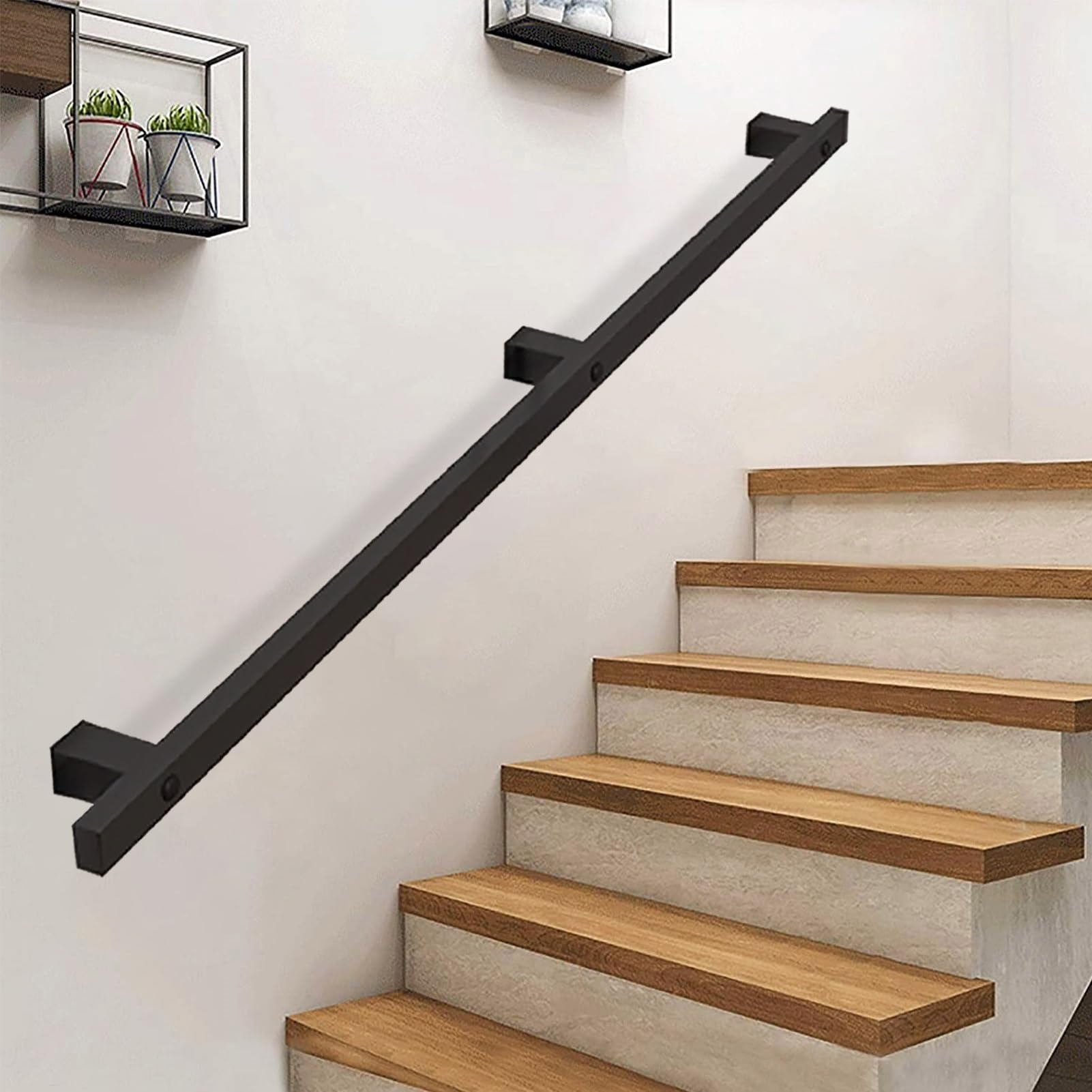 Rampe d'escalier en métal au design moderne avec fixations murales durables