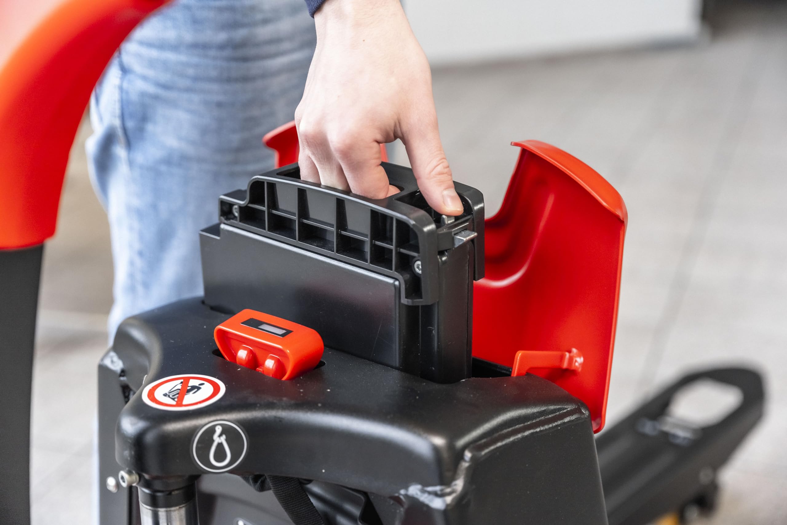 Chariot élévateur électrique : Compartec F3 - Batterie lithium-ion, charge de 1500 kg, longueur de fourche 1150 mm. - Norme industrielle - Performance et efficacité fiables - Idéal pour les entrepôts