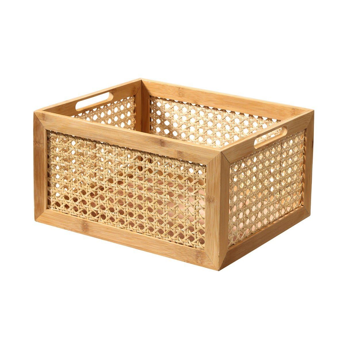 Boîte en bambou tressé pour créer une ambiance épurée dans votre chambre