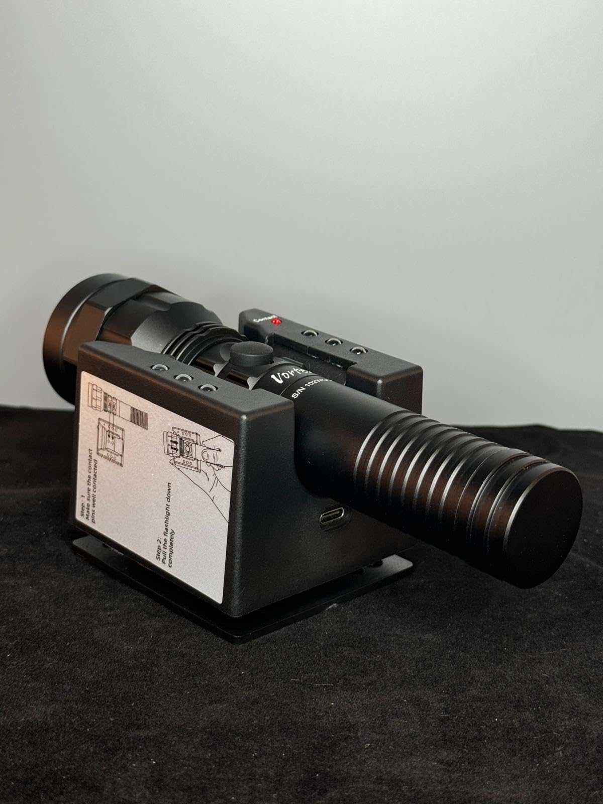 Vortex TM604 Supporto da parete LED di emergenza ad alta potenza, 1800 lumen, 7/24 standby, funzione tattica, torcia di sicurezza per auto e casa.