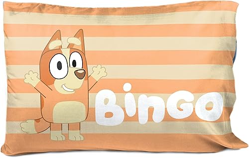 Miniatura 9 de Jay Franco - Paquete de 1 funda de almohada reversible de patio de tumbas de El extraño mundo de Jack con Jack Skellington y Sally. Ropa de cama