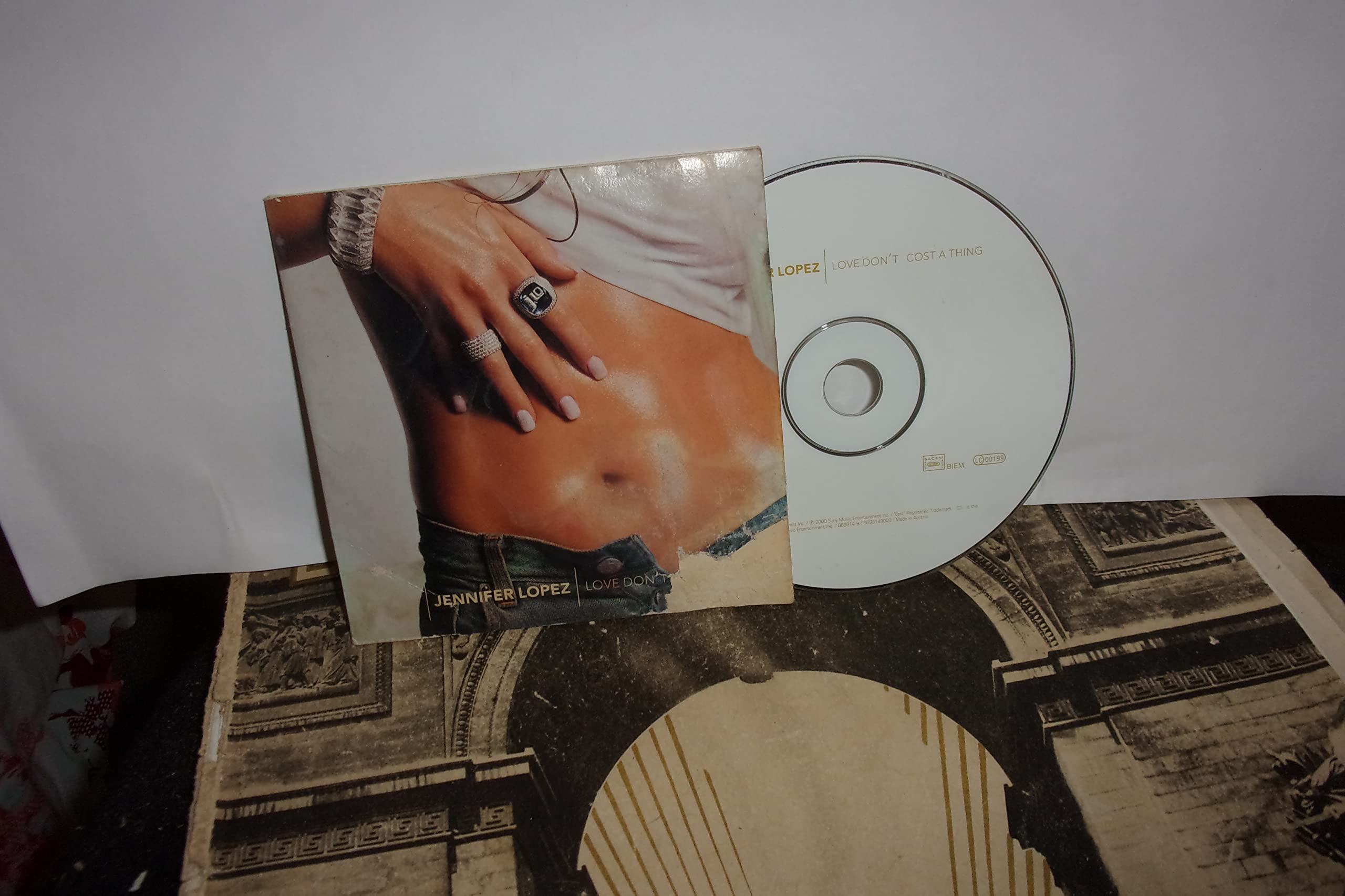 Love don't cost a thing [Single-CD] [Audio CD]