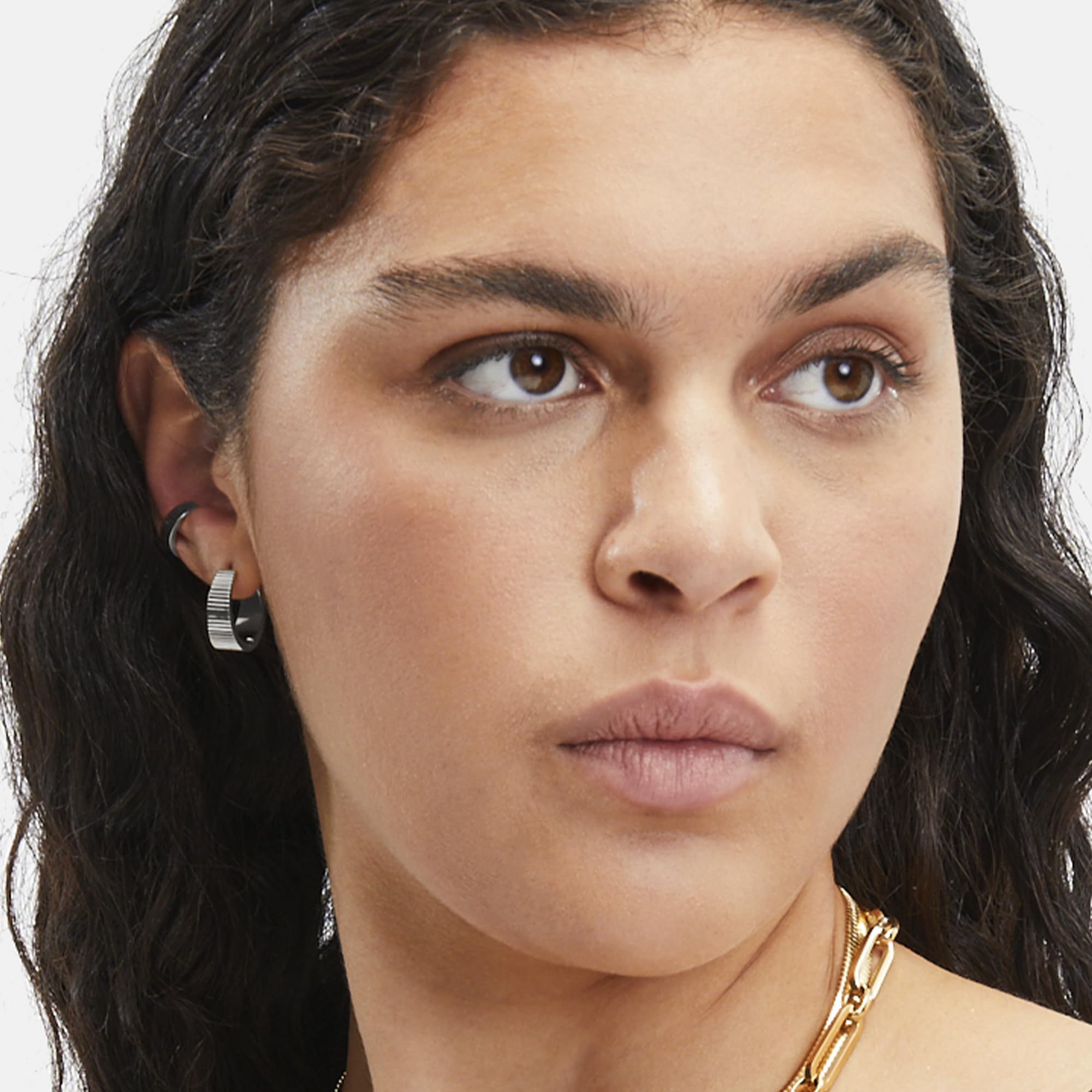LIEBESKIND BERLIN Damen Creolen aus Edelstahl - Verschiedene moderne Designs & Größen in Silber, Gold, Roségold und Schwarz erhältlich – modern & alltagstauglich